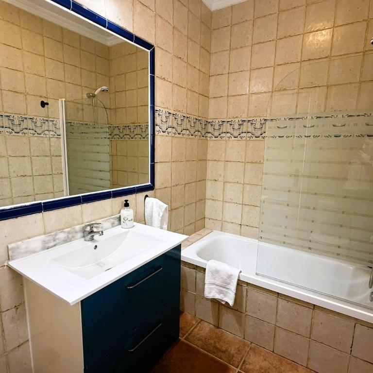 Nerja Paradise Rentals - Villa Azalea - Villa - 27