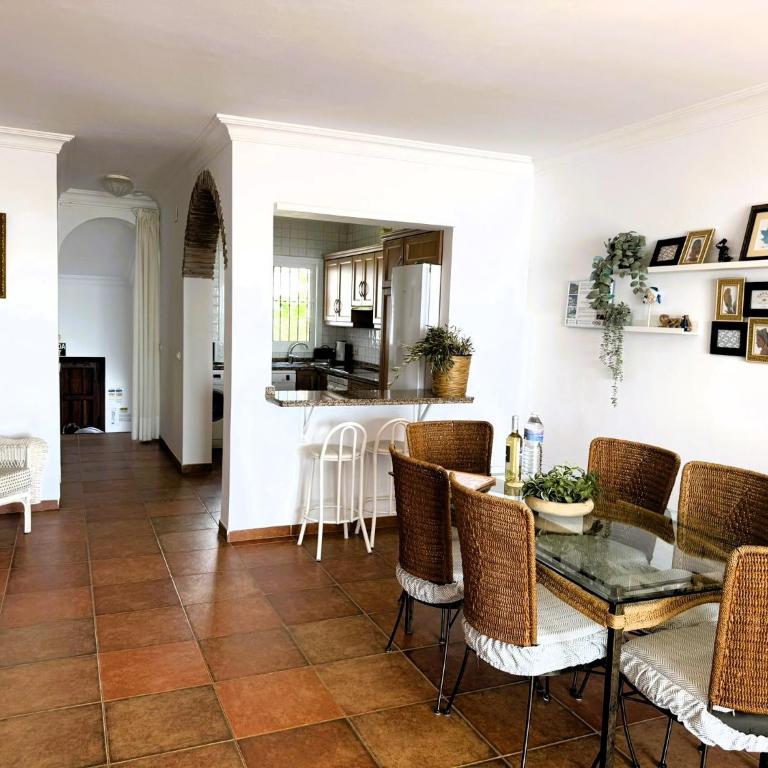 Nerja Paradise Rentals - Villa Azalea - Villa - 21