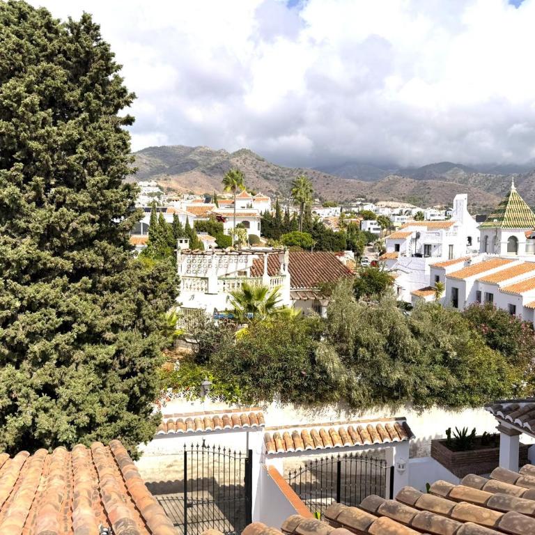 Nerja Paradise Rentals - Villa Azalea - Villa - 42