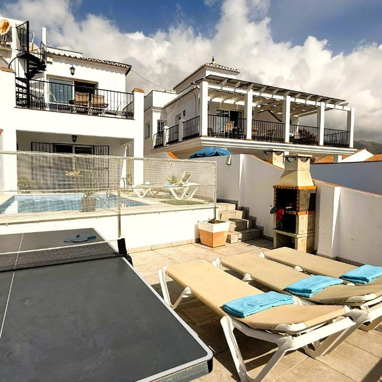 Nerja Paradise Rentals - Villa Azalea - Villa - 43