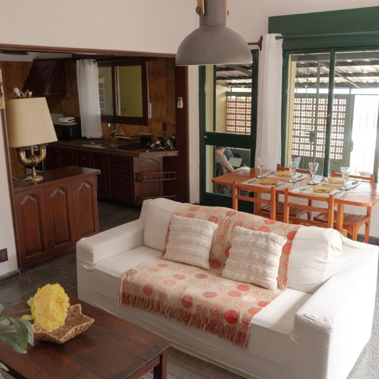 Disfruta Colonia en familia con Parrilla y terraza - Three-Bedroom House - 1