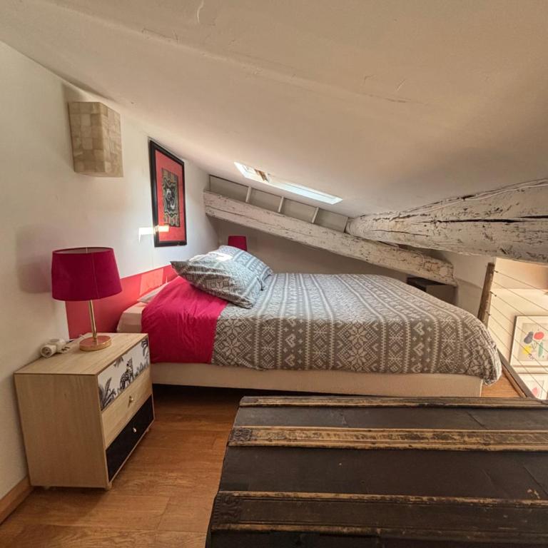 studio avec chambre en mezzanine - Appartement 1 Chambre - 11