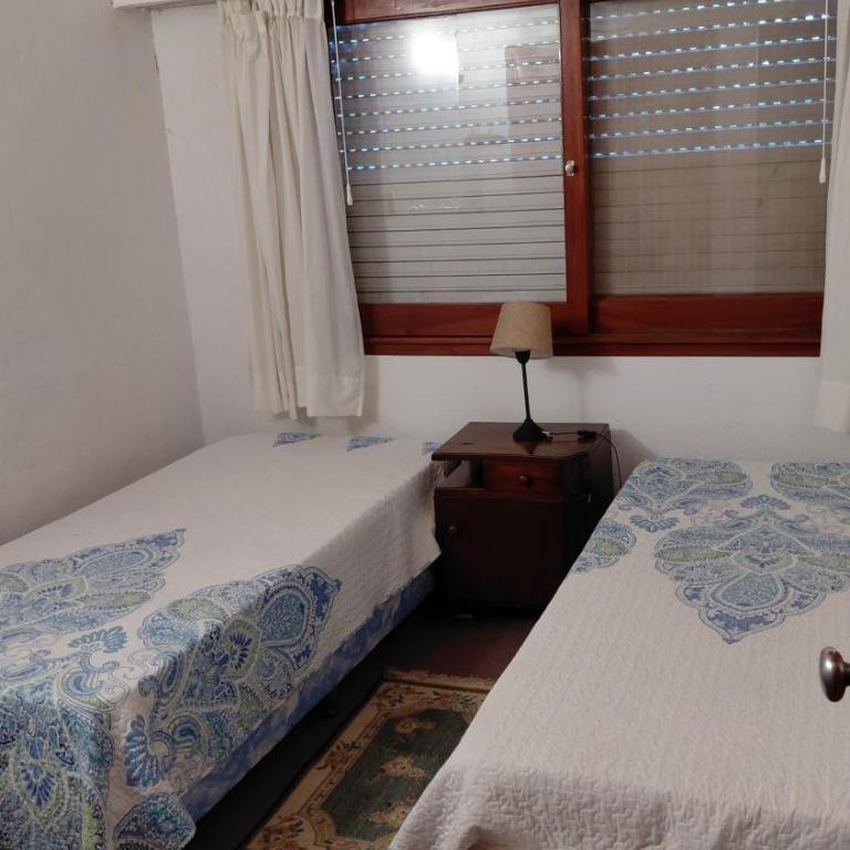 Chalet a 2 cuadras de la playa con piscina - Casa de 3 dormitorios - 10