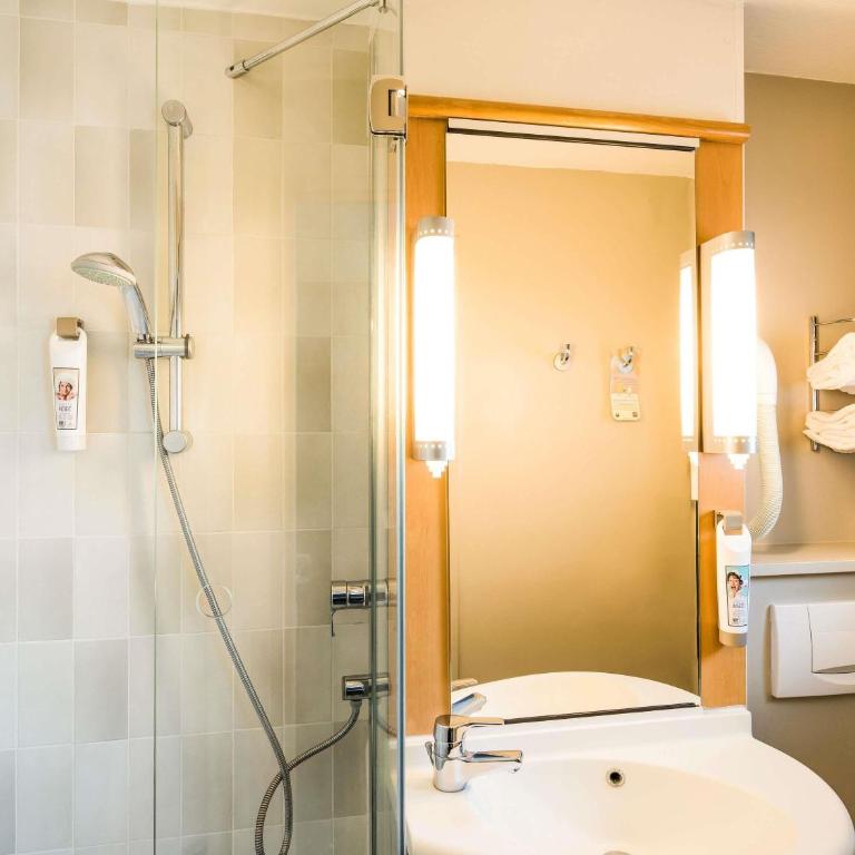 ibis Tours Nord - Chambre Standard avec 2 Lits Simples - 5