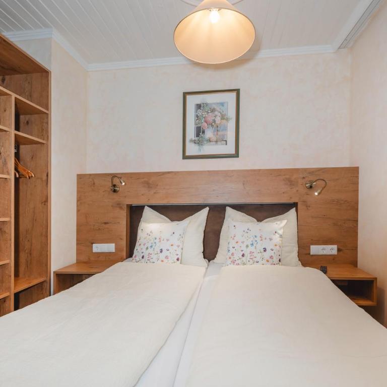Ferienwohnungen Rupertihaus - Two-Bedroom Apartment with Balcony - 4