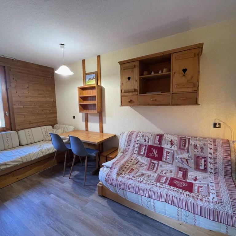 Appart 4 pers, accès direct pistes, terrasse, 50m remontées - FR-1-356-426 - Studio - 7