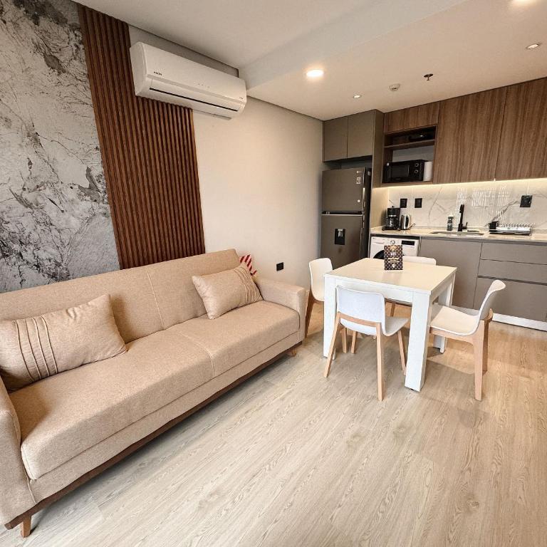 Apartment just steps from Shopping del Sol. - Apartment - 1