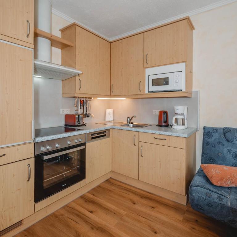 Ferienwohnungen Rupertihaus - Two-Bedroom Apartment with Terrace - 5