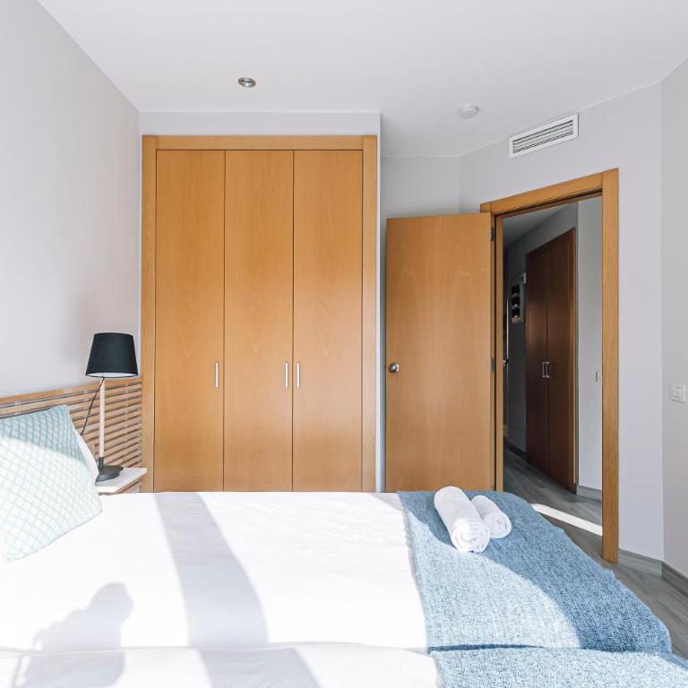 Weflating Barcelona Sants - Two-Bedroom Apartment with Balcony - 41