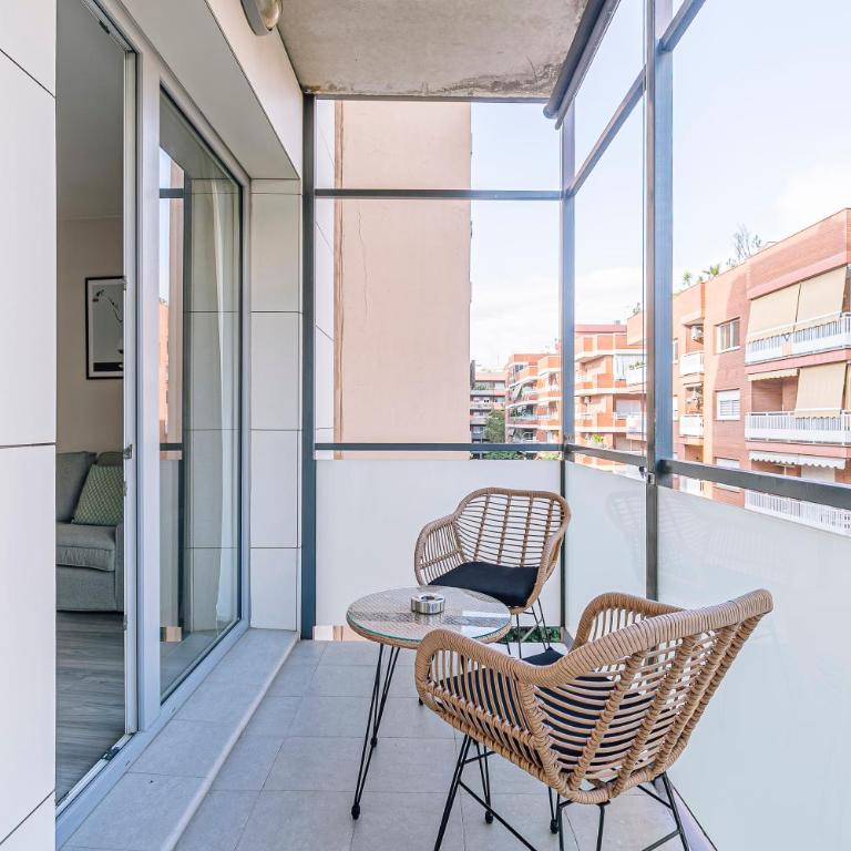 Weflating Barcelona Sants - Two-Bedroom Apartment with Balcony - 22