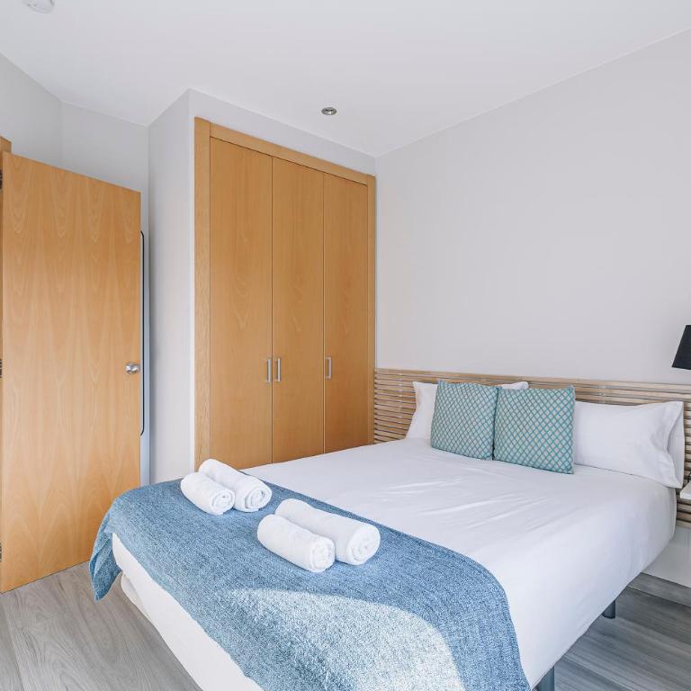 Weflating Barcelona Sants - Two-Bedroom Apartment with Balcony - 34