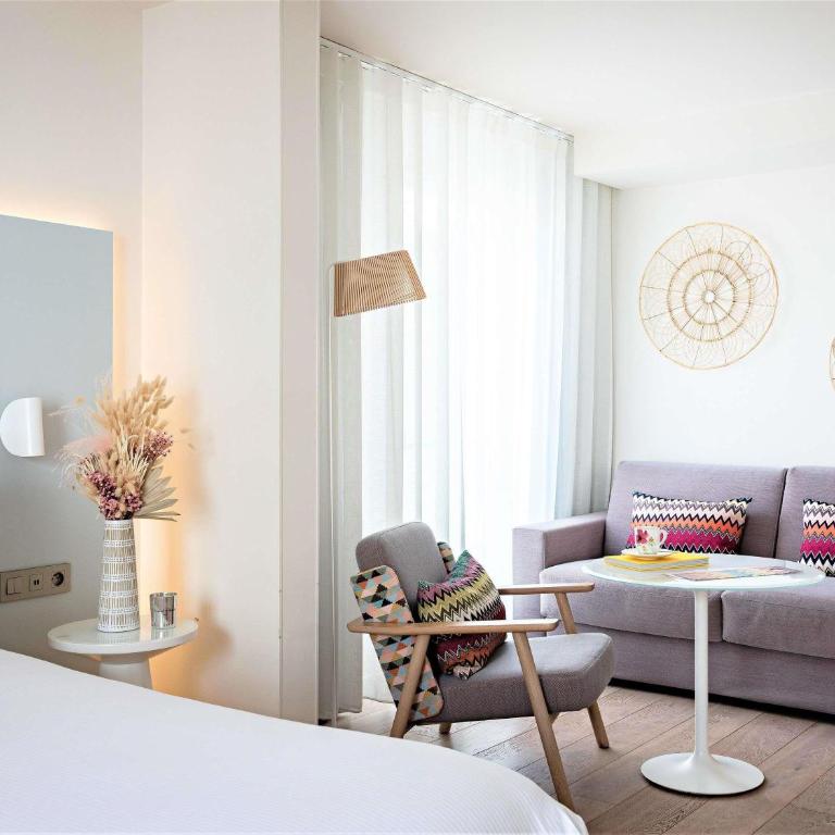 Croisette Beach Hotel Cannes - MGallery Collection - Suite Junior avec Lit King-Size ou Lits Jumeaux et Canapé Convertible - 8