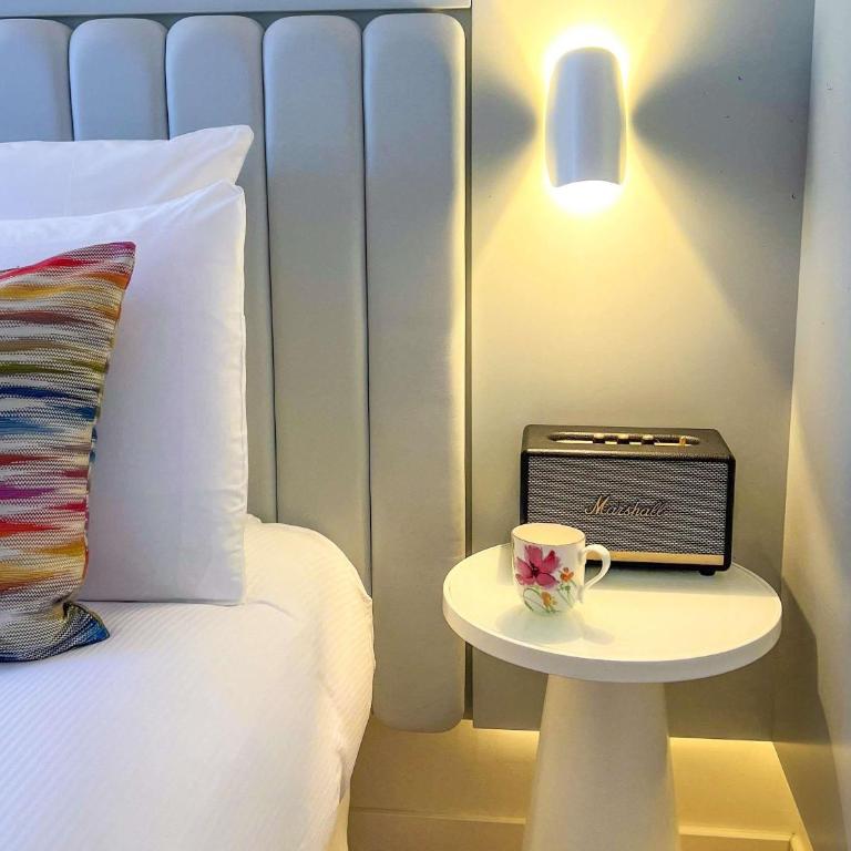 Croisette Beach Hotel Cannes - MGallery Collection - Chambre Classique Lit Queen-Size ou Lits Jumeaux - 9