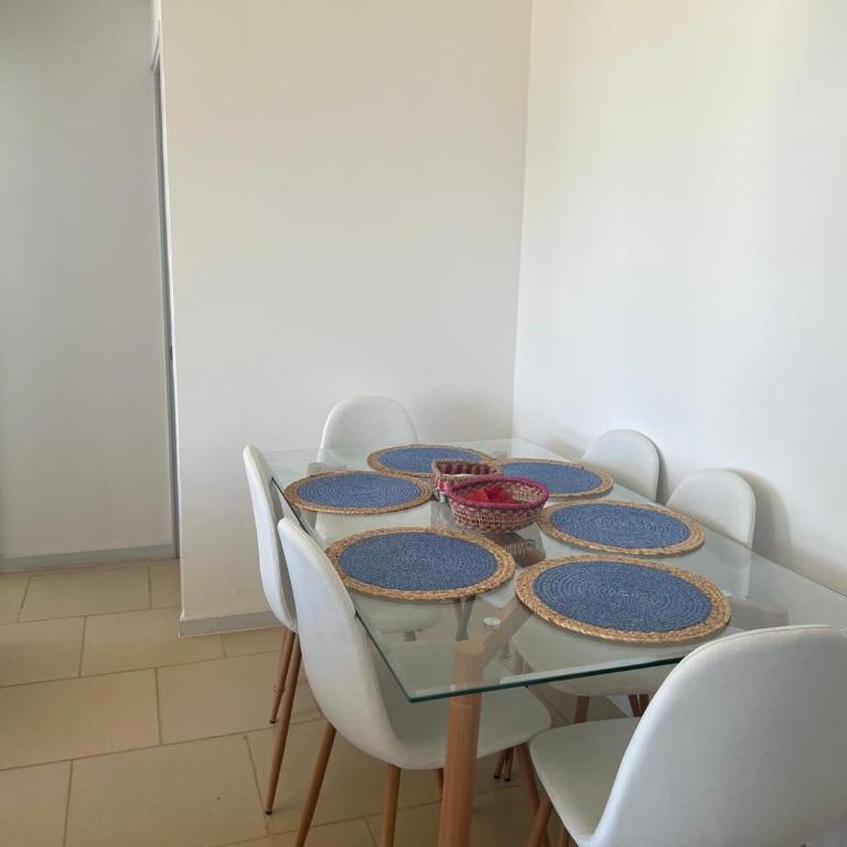 Cómodo departamento - Three-Bedroom Apartment - 6