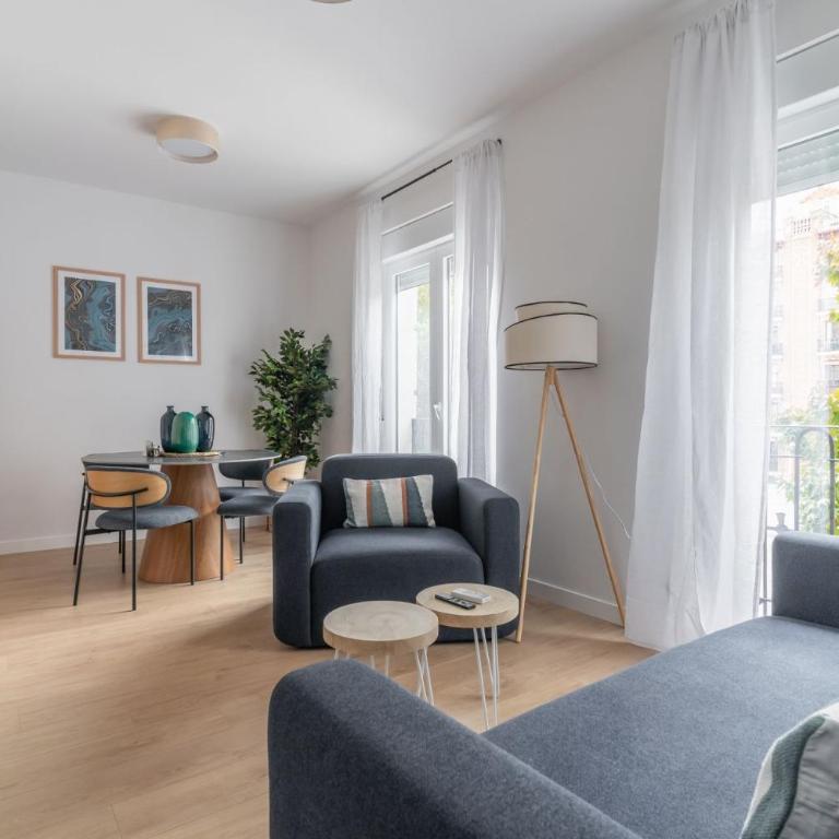 Renovated Modern -4 bedrooms 2baths-Salamanca - Apartment - 1