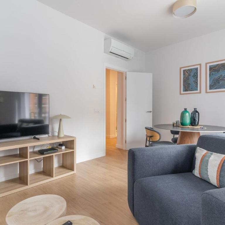 Renovated Modern -4 bedrooms 2baths-Salamanca - Apartment - 3
