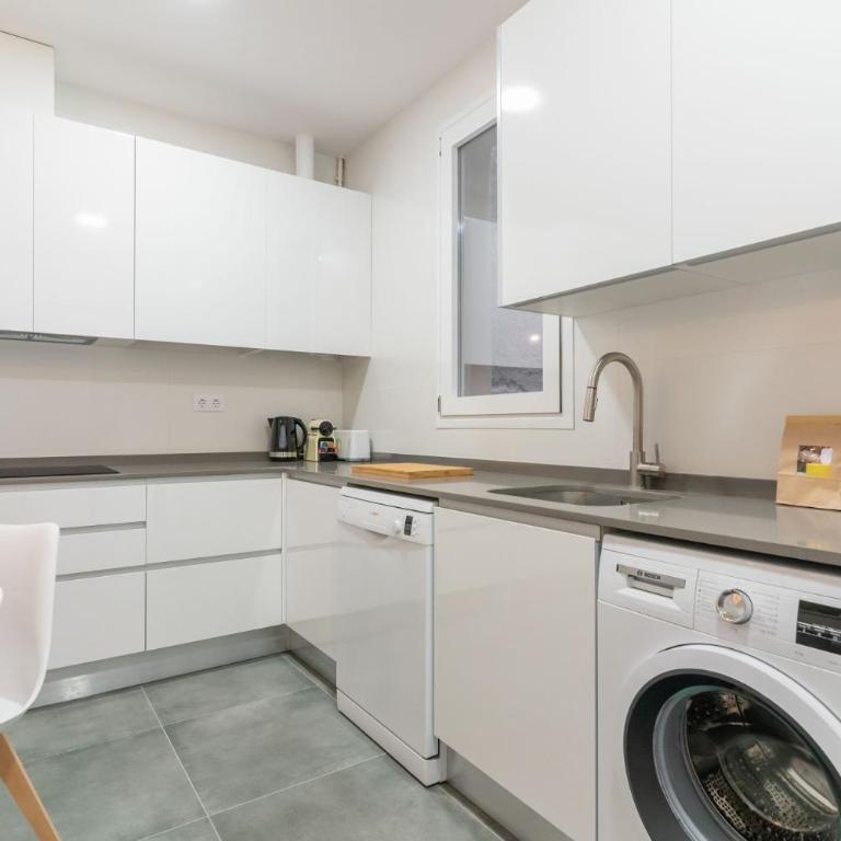 Renovated Modern -4 bedrooms 2baths-Salamanca - Apartment - 8