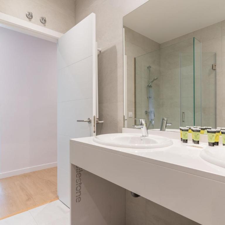 Renovated Modern -4 bedrooms 2baths-Salamanca - Apartment - 31