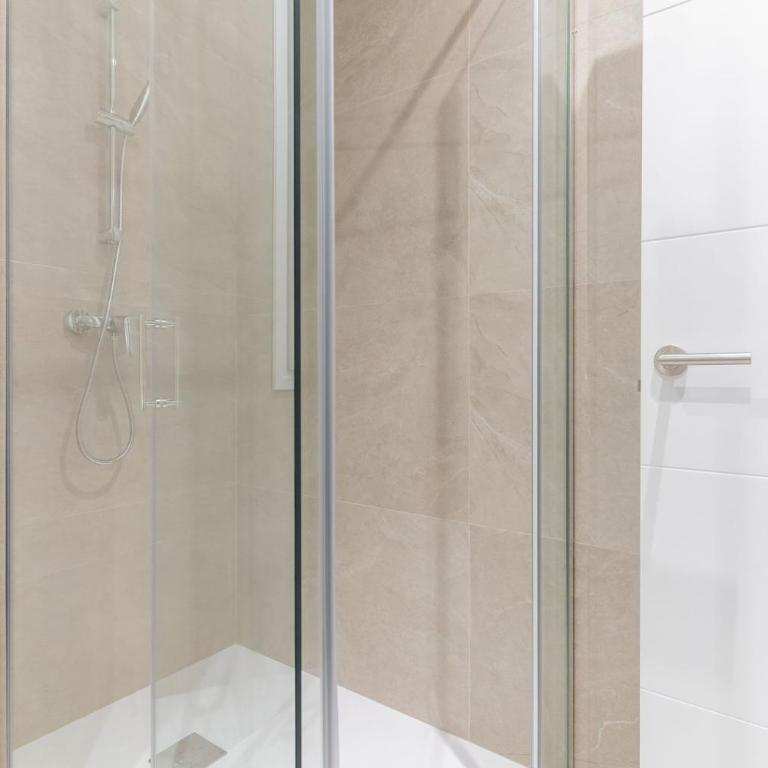 Renovated Modern -4 bedrooms 2baths-Salamanca - Apartment - 35