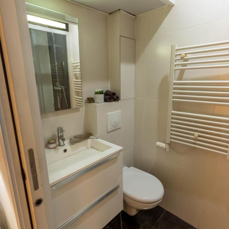 Gare du Nord & Canal St-Martin - One-Bedroom Apartment - 5