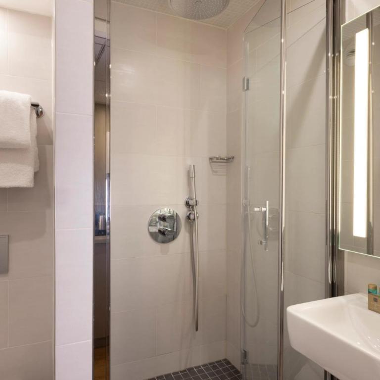 Hôtel Théorème - Trois chambres communicantes avec accès privé au hammam - 6