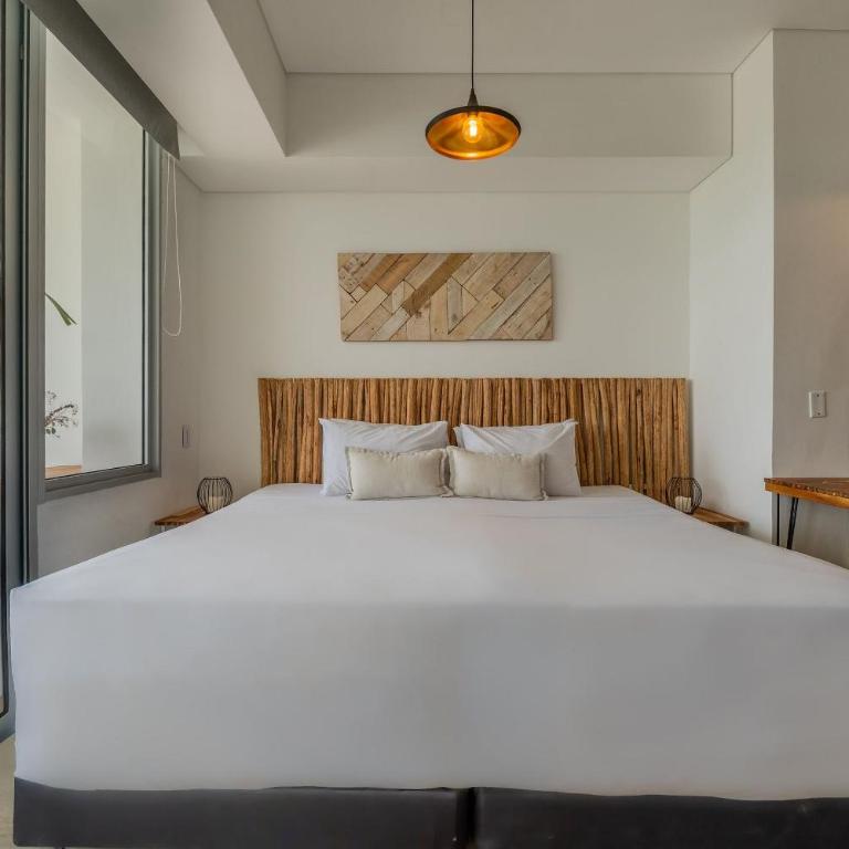 CB1035 | Increíble Suite Boho Natual Cama King - Studio with Balcony - 5