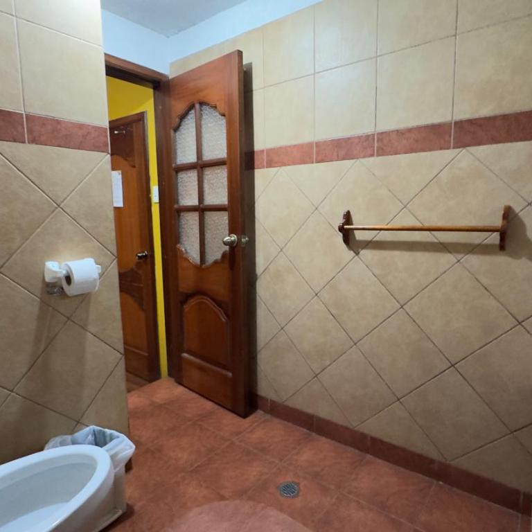 HOTEL EL REFUGIO, Salinerito - Habitación Cuádruple Clásica - 2