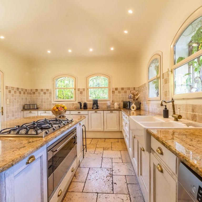 Magnifique Villa de Luxe avec Piscine - Villa - 22