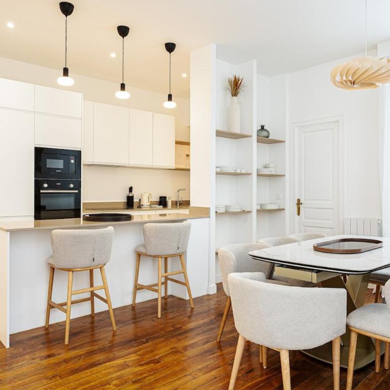 Elegant Parisian Minimalism near Arc de Triomphe - Appartement 2 Chambres - 6