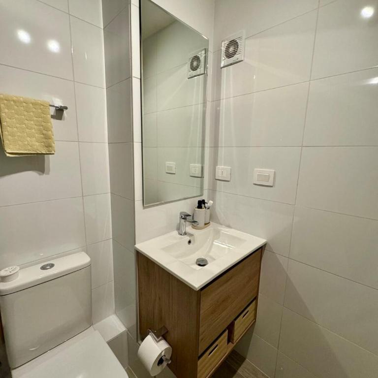 Moderno departamento en Las Condes - One-Bedroom Apartment - 12