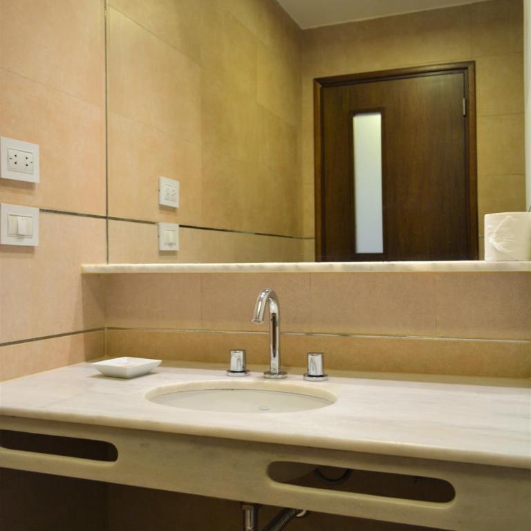 Howard Johnson Hotel Yerba Buena - Suite con cama extragrande - No fumadores - 14