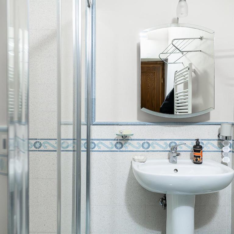 Locanda Vipore - Camera Matrimoniale/Doppia con Letti Singoli con Bagno - 9