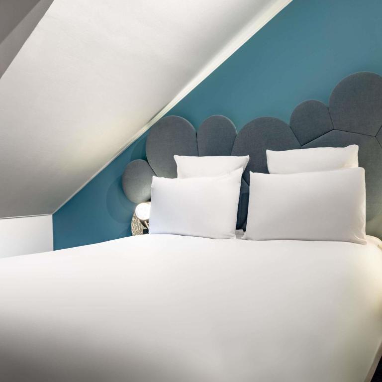 Mercure Annecy Centre - Chambre Classique Mansardée avec Lit Double - 1