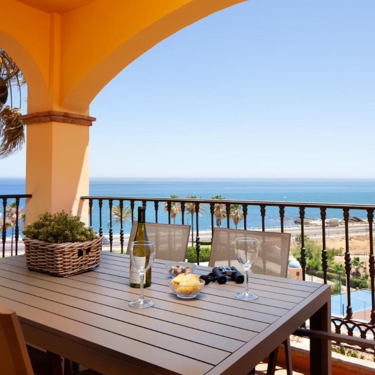 Mijas Costa Dolphin Views by ALFRESCO STAYS - Apartamento de 2 dormitorios con vistas al mar - 1