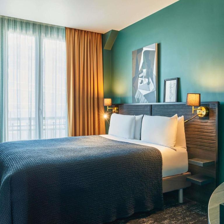 Mercure Paris Tour Eiffel Pont Mirabeau - Deluxe Room with terrace - One Double Bed - 1
