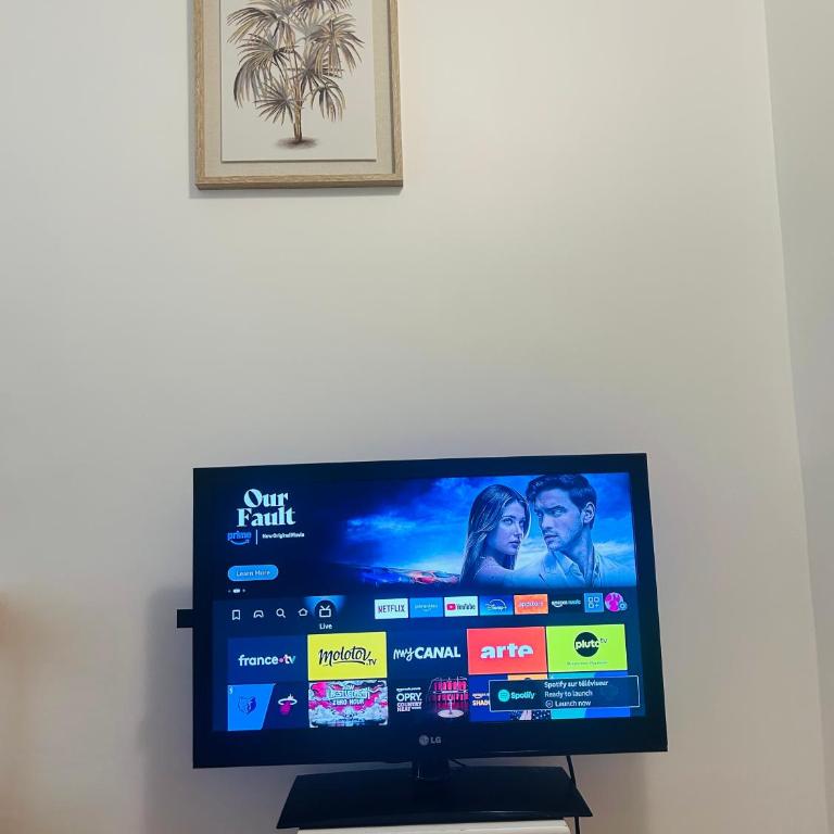 Comfort Parisian Room and Sofa Bed 1 min to Metro M4 & T3A Paris Chambre chez Habitant - Chambre Double - 7
