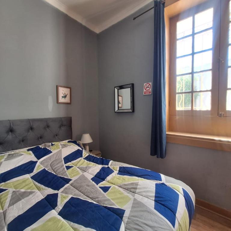 Casona para 25 personas cerca de todas la universidades y el metro republica - Double Room - 2