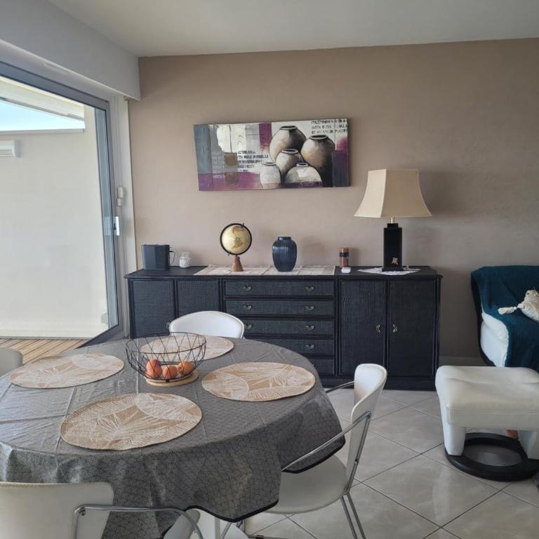 Bleu horizon Canet - Three-Bedroom Apartment - 3