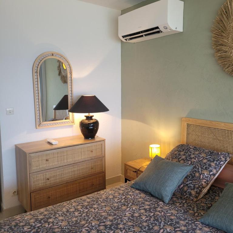 Bleu horizon Canet - Three-Bedroom Apartment - 13