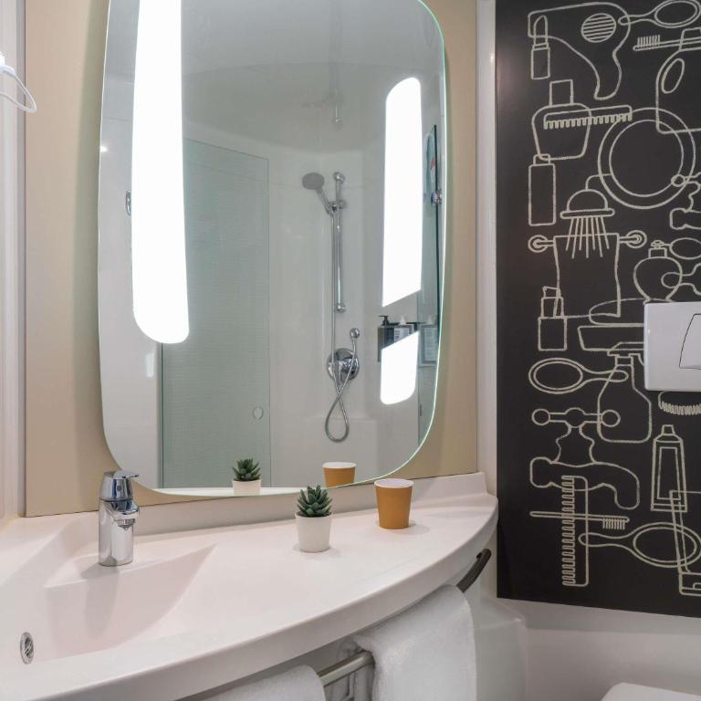 Ibis Barcelona Meridiana - Standard Double Room - 5