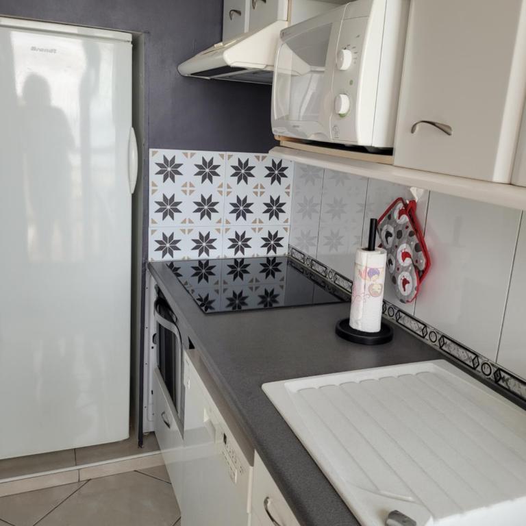 Bleu horizon Canet - Three-Bedroom Apartment - 9