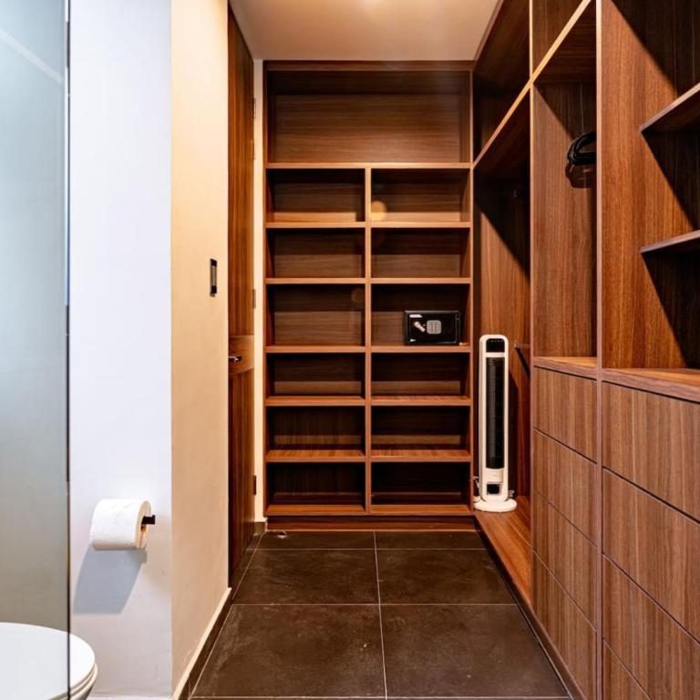 Exquisite Rooftop Retreat Near Lincoln Park - Apartamento - 8