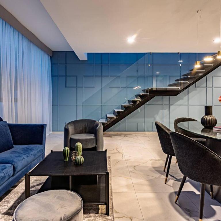 Two-in-One Group Haven with Terrace, Wifi & Comfort - Appartement - 11