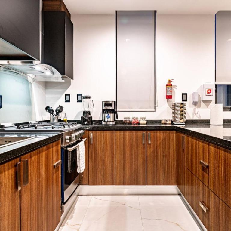 Two-in-One Group Haven with Terrace, Wifi & Comfort - Appartement - 18