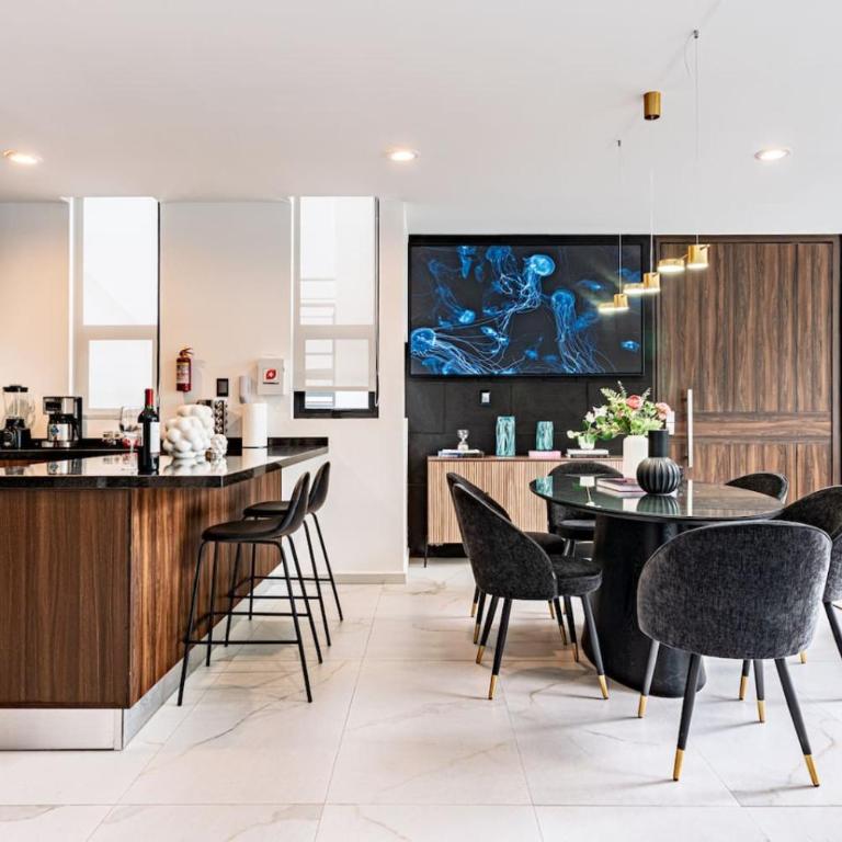 Two-in-One Group Haven with Terrace, Wifi & Comfort - Appartement - 24