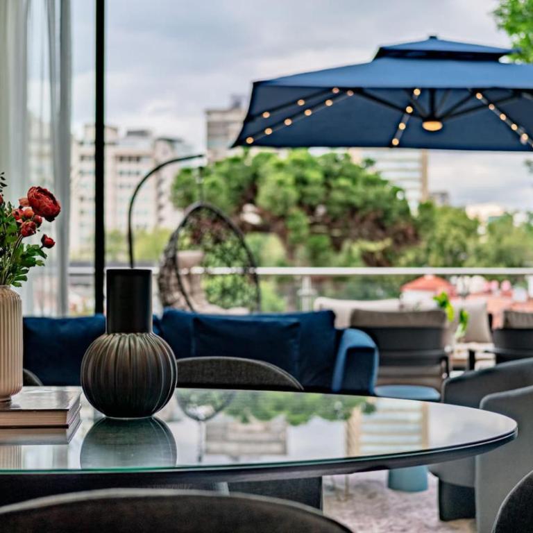 Two-in-One Group Haven with Terrace, Wifi & Comfort - Appartement - 32