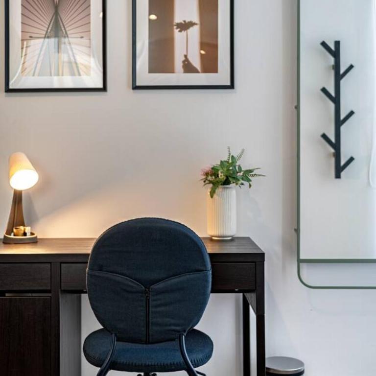 Two-in-One Group Haven with Terrace, Wifi & Comfort - Appartement - 71