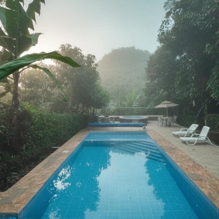 Hostería los Cedros de Mindo - Habitación con cama grande - 2