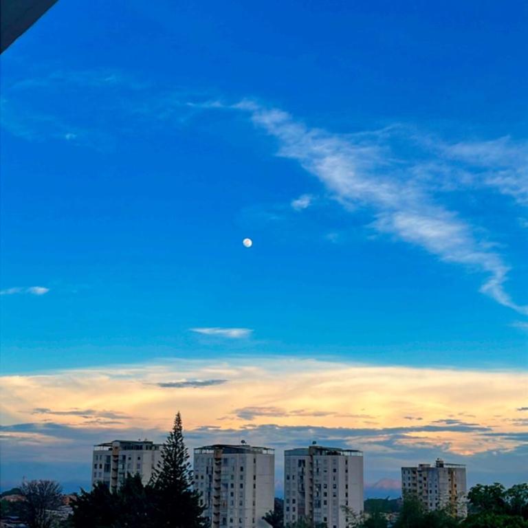 Balcon ideal para tomar cafe viendo el atardecer - Apartamento de 3 dormitorios - 21