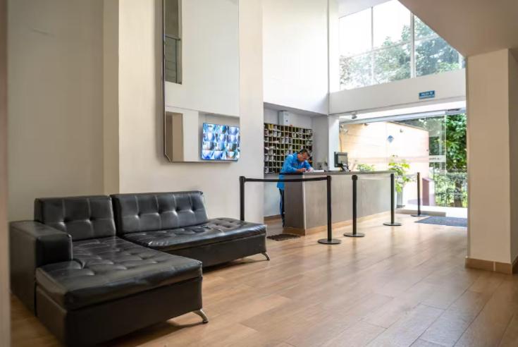 Edificio La Frontera - Vista El Poblado Free Parking & Wifi Recep 24 h - Estudio con cama extragrande y sofá cama - 9